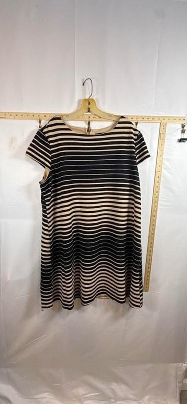 VTG Tiana B Sheath Dress Womens Size 22W Black Tan Striped Exposed Back Zipper